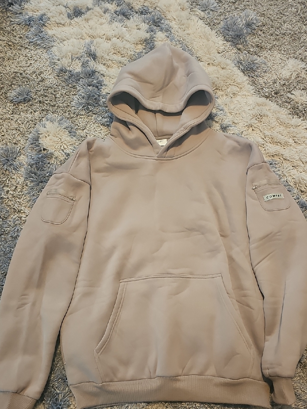 Comfrt Travel Essentials Hoodie Size L